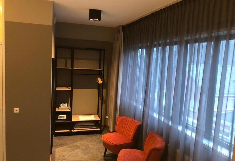 اتاق سوپریور, Ten Cate Emmen