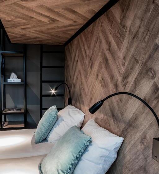 اتاق خانوادگی, Ten Cate Emmen