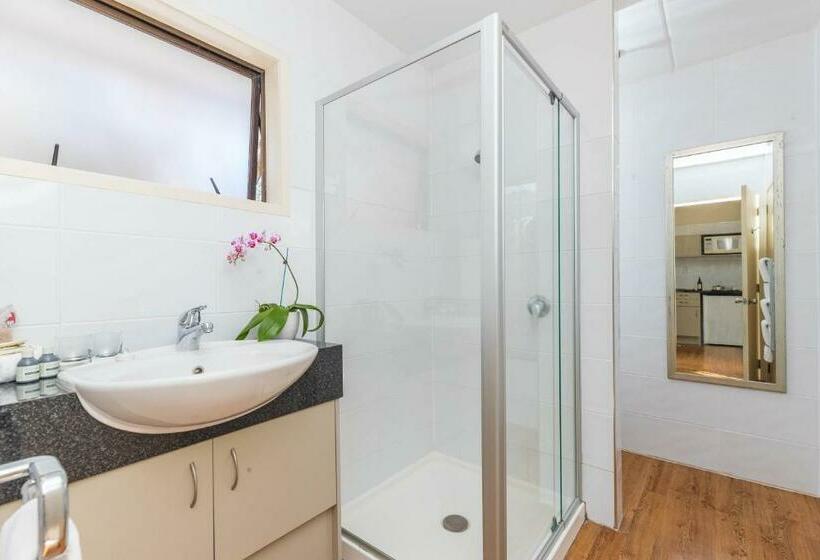 Standard Studio Garden View, Emerald Inn On Takapuna Beach