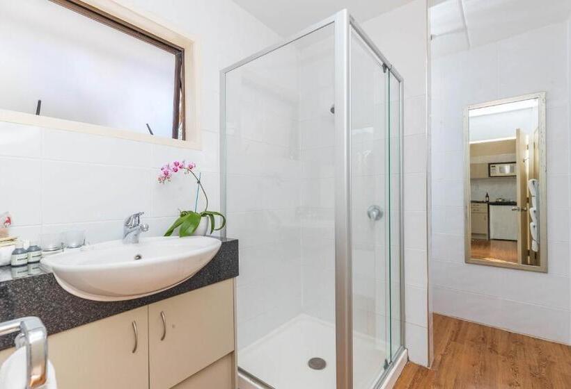 Suite, Emerald Inn On Takapuna Beach