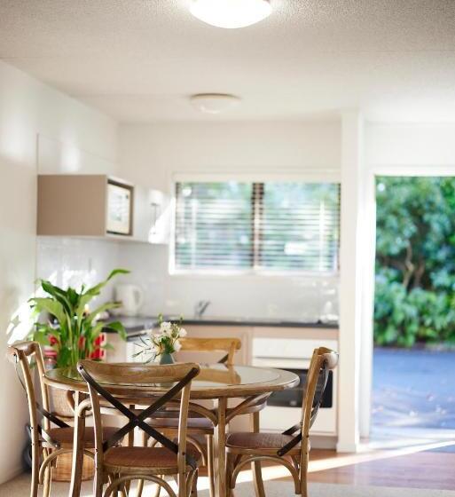Family Room, Emerald Inn On Takapuna Beach