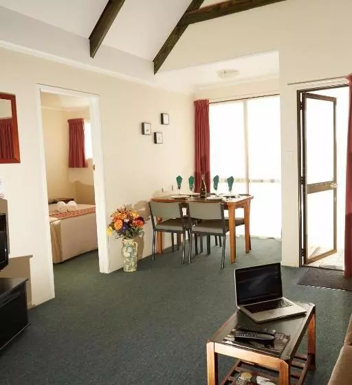 آپارتمان 2 خوابه, Bavarian Motel