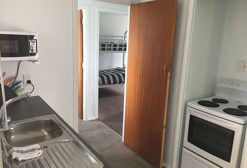 Апартаменты 2 Спальни, Courtesy Court Motel