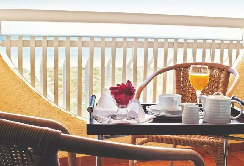 اتاق استاندارد با چشم‌انداز دریا, Ozadi Altura Beach Resort