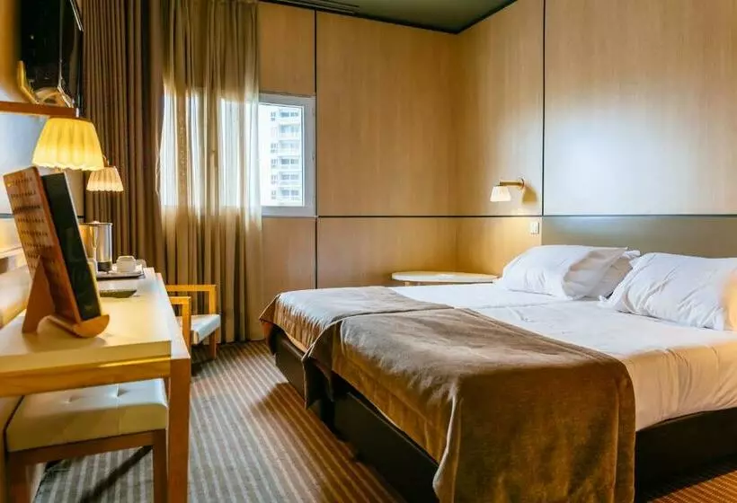 اتاق استاندارد با چشم‌انداز شهر, Axis Vermar Conference & Beach