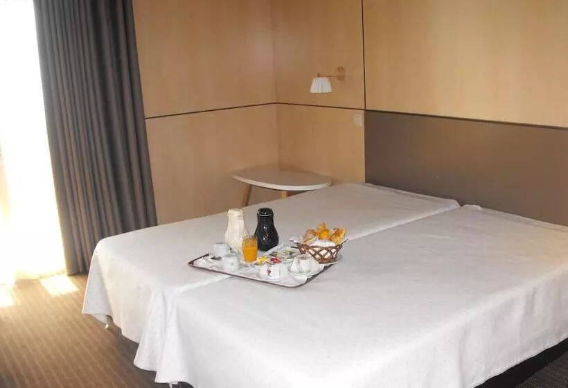 اتاق استاندارد با چشم‌انداز شهر, Axis Vermar Conference & Beach