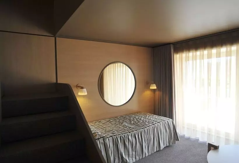 سوییت خانوادگی, Axis Vermar Conference & Beach