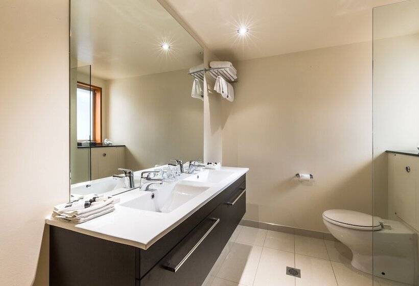 ویلا دلوکس 2 خوابه, Distinction Te Anau Hotel & Villas