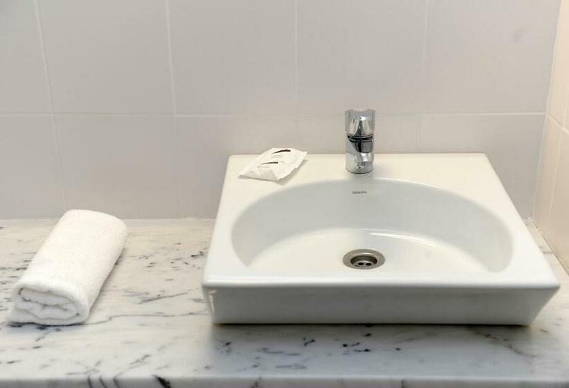 标准间, Dorisol Estrelicia