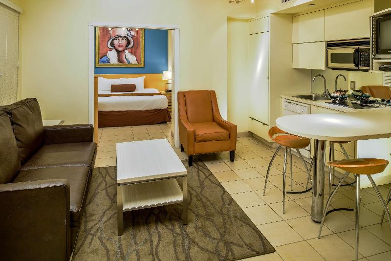 اتاق استاندارد چهار تخته, Excelsior