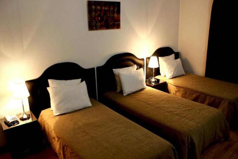 اتاق استاندارد سه نفره, Excelsior