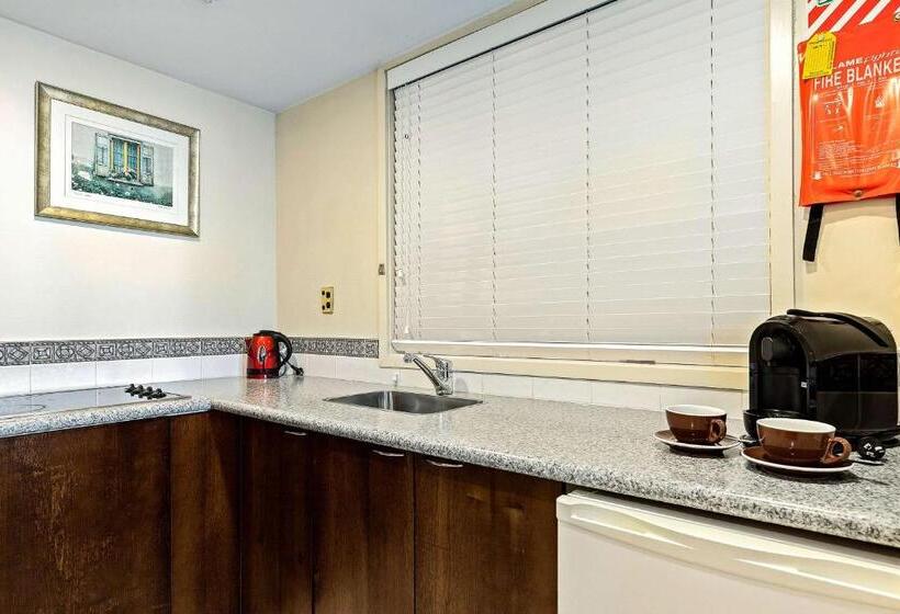 Апартаменты 1 Спальня с Террасой, Elms Christchurch, Ascend Hotel Collection