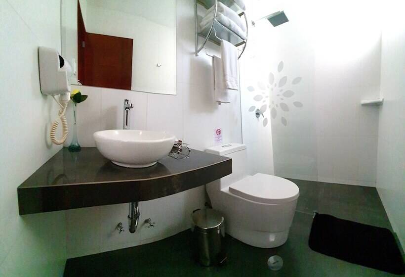 スタンダード4人部屋, Viza