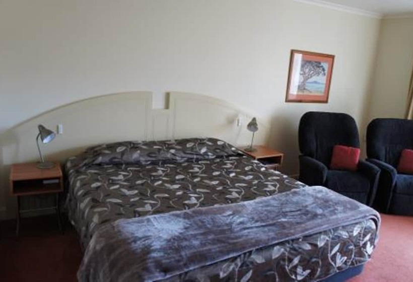 סטודיו אקזקיוטיב, Bk S Egmont Motor Lodge