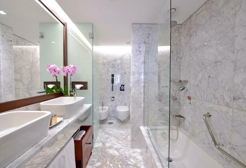 سوییت اجرایی, Porto Palácio Hotel By The Editory