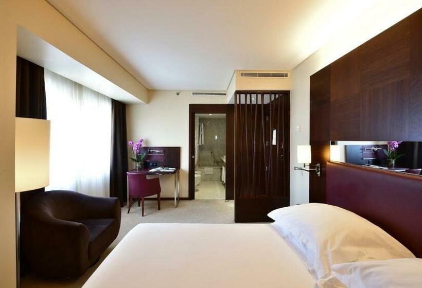 سوییت اجرایی, Porto Palácio Hotel By The Editory