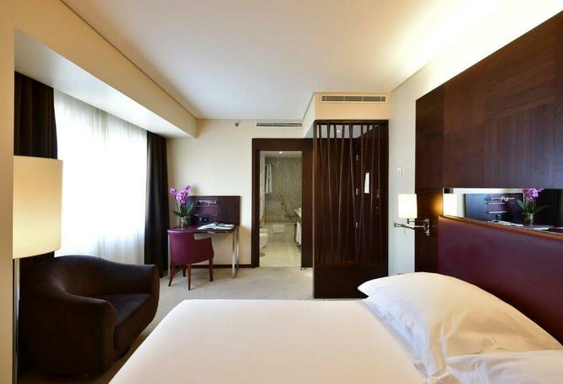 سوییت اجرایی, Porto Palácio Hotel By The Editory