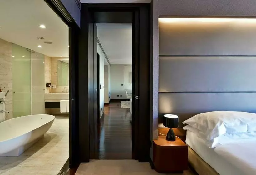 Ullakkohuone, Porto Palácio Hotel By The Editory