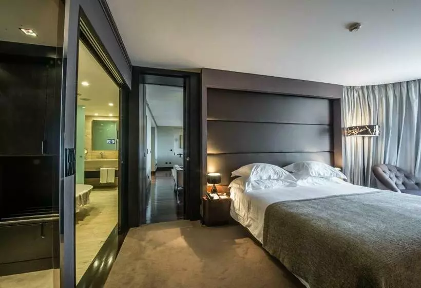 Ullakkohuone, Porto Palácio Hotel By The Editory
