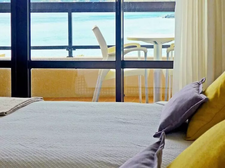 سوییت جونیور با چشم‌انداز دریا, Pestana Bahia Praia Nature & Beach Resort