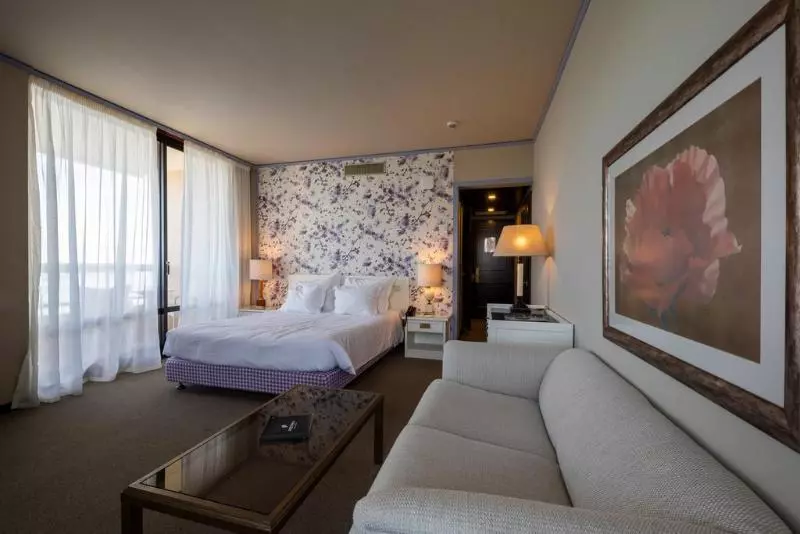 سوییت جونیور با چشم‌انداز دریا, Pestana Bahia Praia Nature & Beach Resort