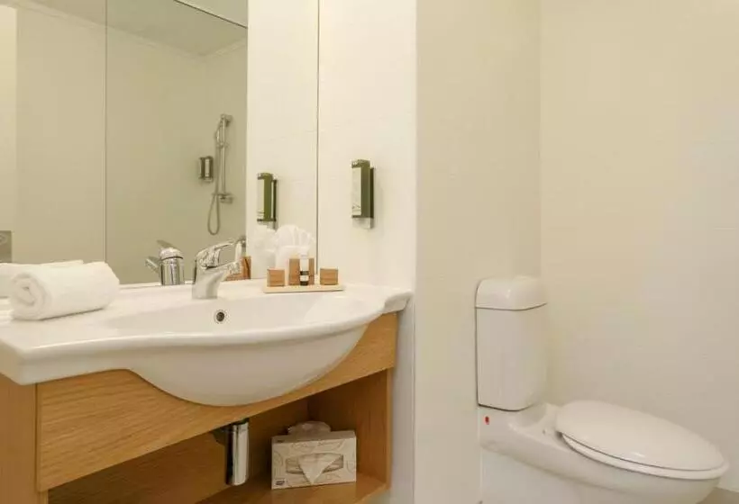 キングサイズベッドのスタンダードルーム, Wairakei Resort Taupo