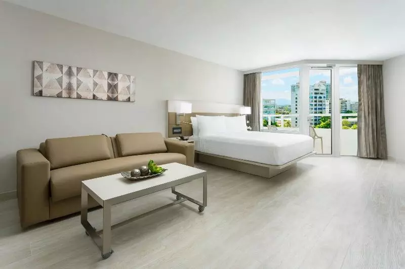 اتاق اجرایی با تخت بزرگ, Ac Hotel By Marriott San Juan Condado