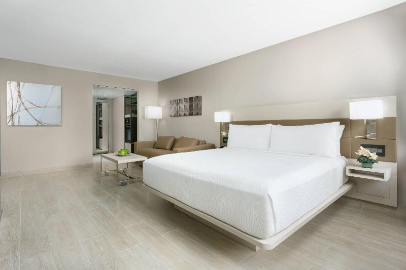 اتاق اجرایی با تخت بزرگ, Ac Hotel By Marriott San Juan Condado