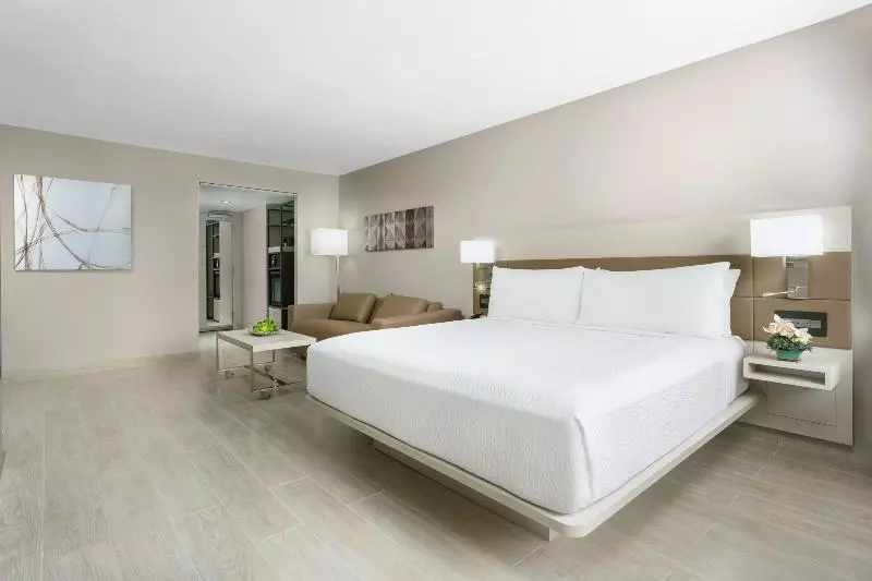 اتاق اجرایی با تخت بزرگ, Ac Hotel By Marriott San Juan Condado