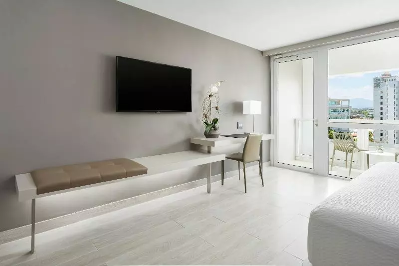 اتاق اجرایی با تخت بزرگ, Ac Hotel By Marriott San Juan Condado