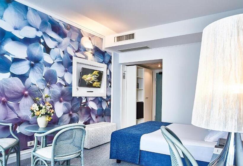 スタンダードルーム, Continental Forum Arad