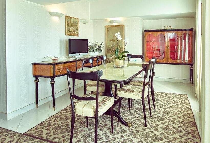 スイート, Continental Forum Arad