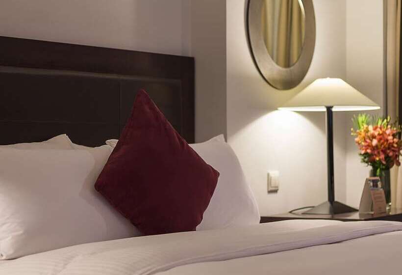 اتاق لوکس با بالکن, Copthorne King S Hotel Singapore