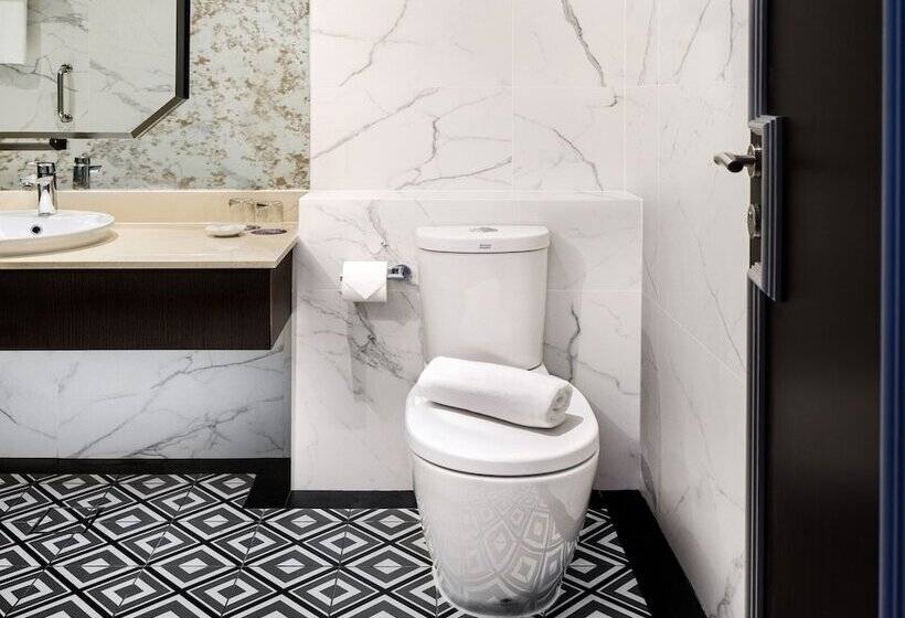 استودیوی استاندارد, Copthorne King S Hotel Singapore