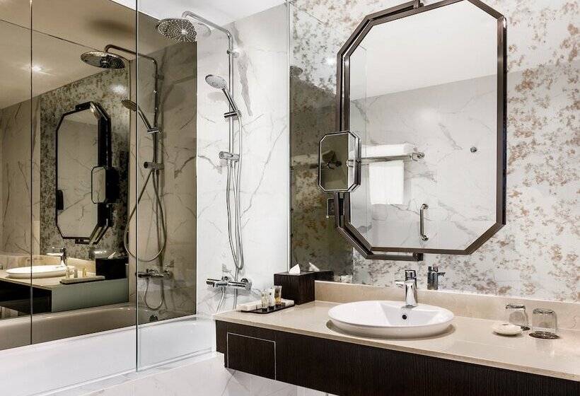 استودیوی استاندارد, Copthorne King S Hotel Singapore