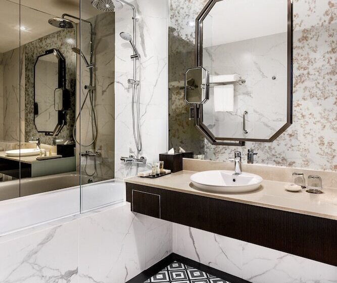 استودیوی استاندارد, Copthorne King S Hotel Singapore