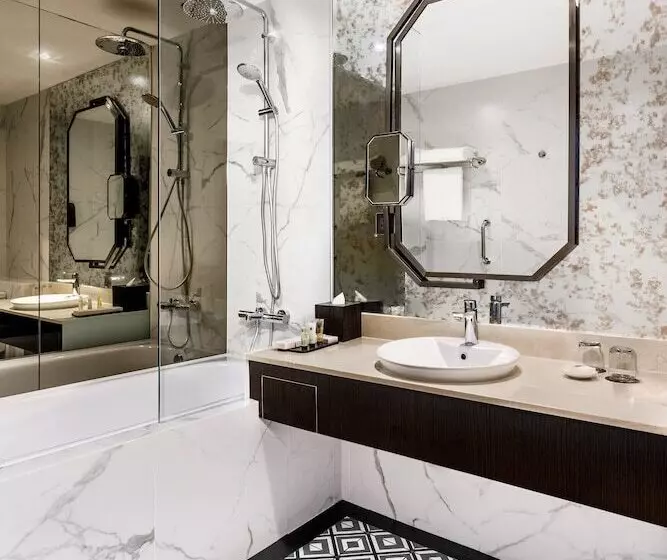 استودیوی استاندارد, Copthorne King S Hotel Singapore