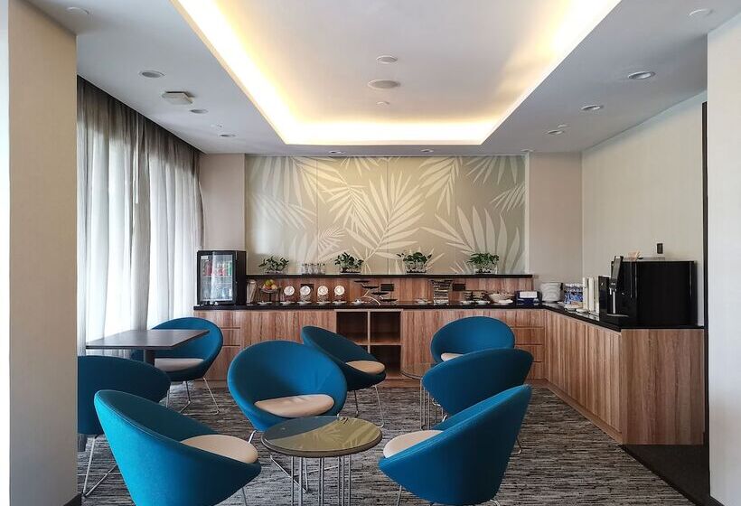 اتاق کلاب, Copthorne King S Hotel Singapore
