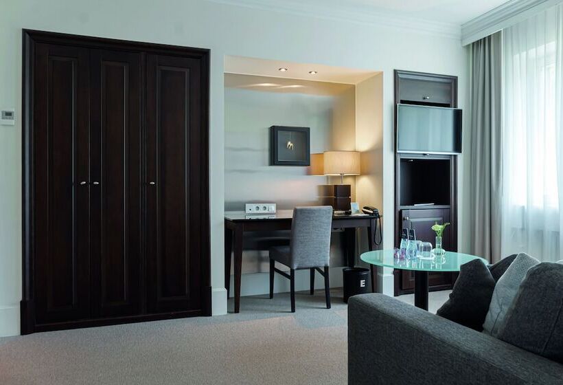 סוויטת ג'וניור, Elite Park Avenue