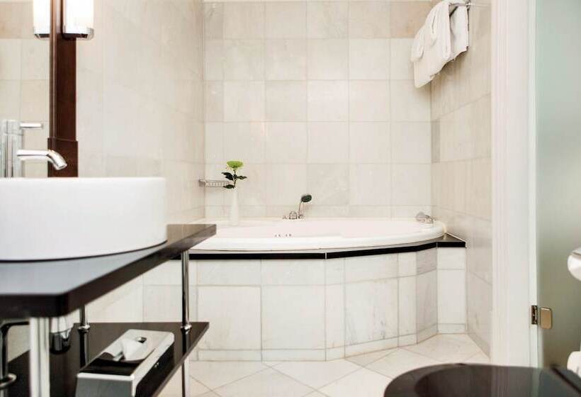 סוויטה, Elite Park Avenue