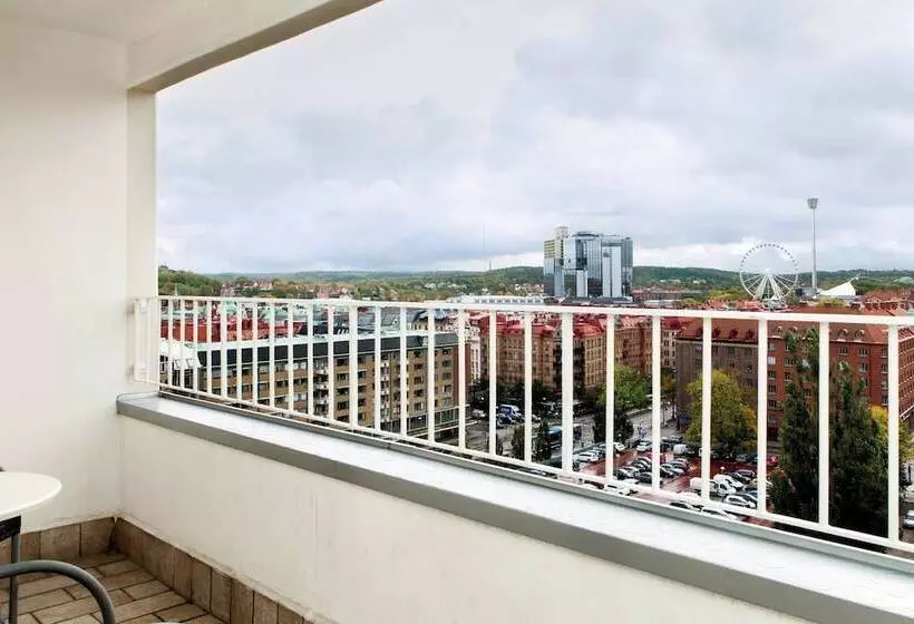 سوییت, Elite Park Avenue