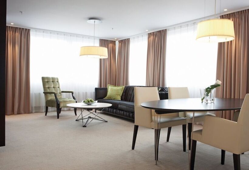 סוויטה, Elite Park Avenue