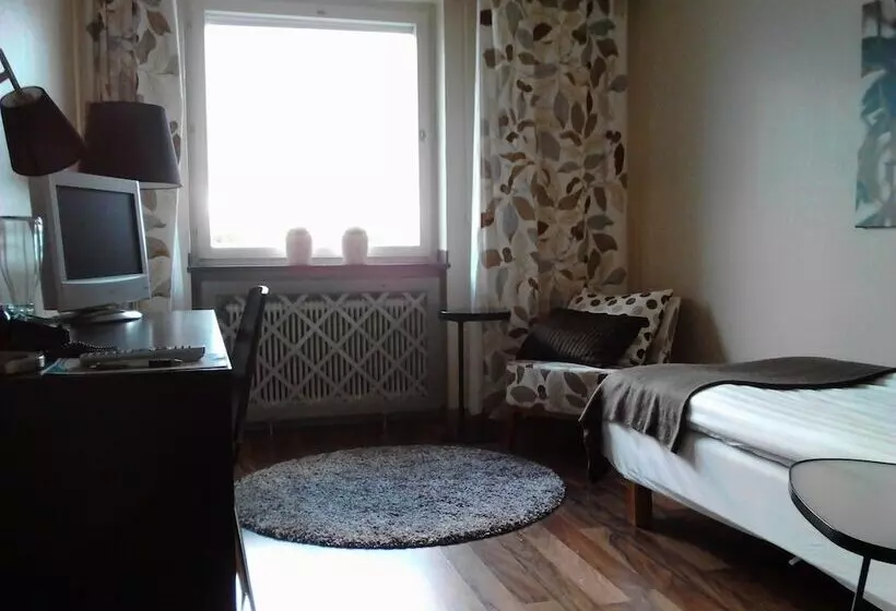Standard Yhden Hengen Huone, L Valhall