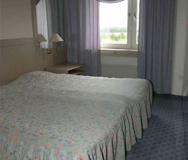 חדר סטנדרט לשלושה, L Valhall