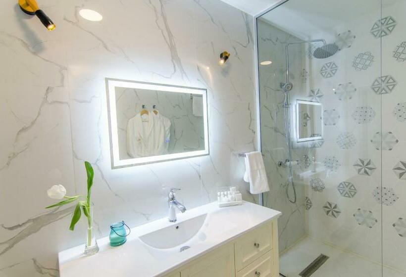 اتاق لوکس, Lido By Phoenicia