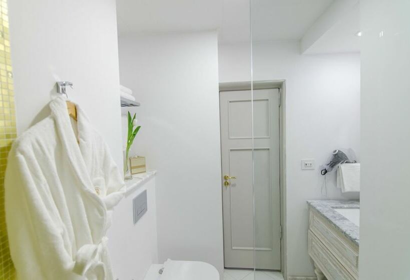 اتاق لوکس, Lido By Phoenicia