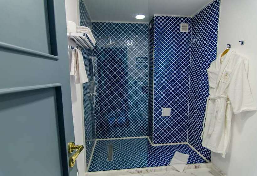 اتاق لوکس, Lido By Phoenicia