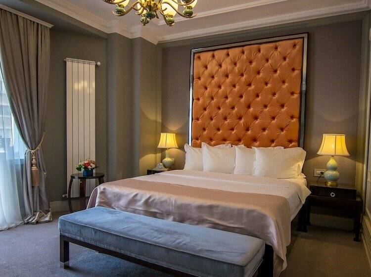 اتاق لوکس, Lido By Phoenicia