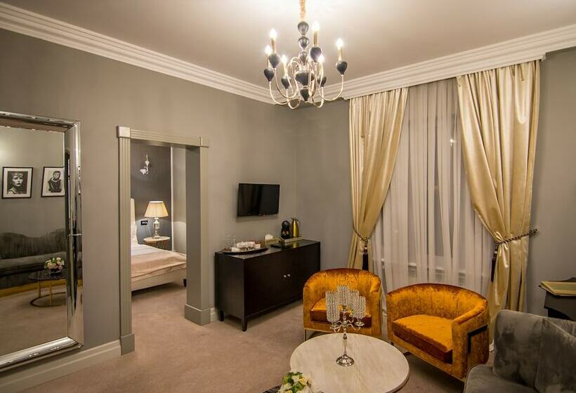 سوییت اجرایی, Lido By Phoenicia