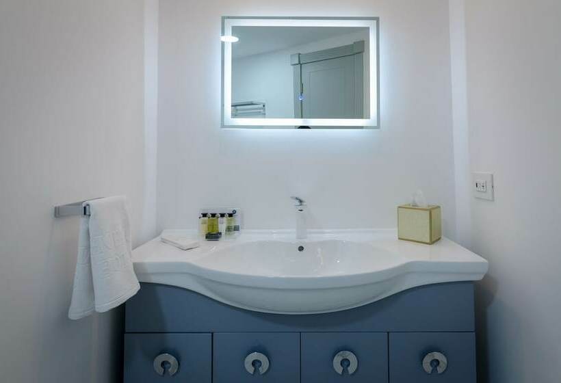 سوییت اجرایی, Lido By Phoenicia